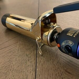 Hot Tools People Artist 24K Gold Collection 1.5” Curling Iron